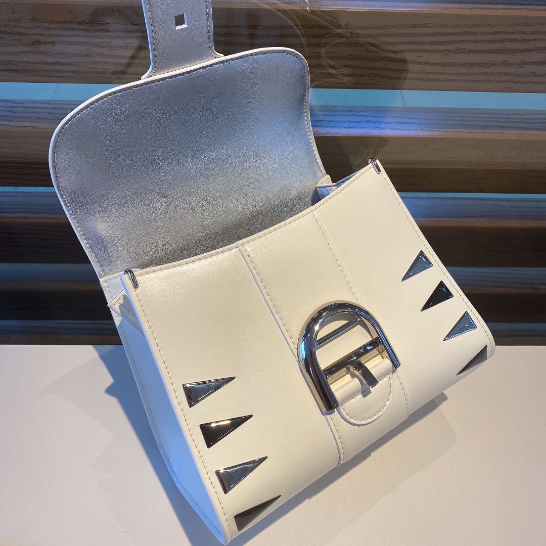 델보 브리앙 파이어워크 박스백